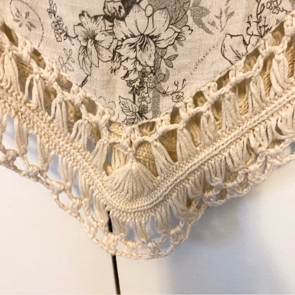 COCO and CARMEN Crochet Lace Boho Chic Roses Bell Sleeves Top Small Medium - Picture 10 of 16